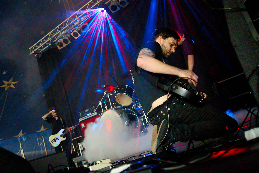 Alexander Fromm, Steve Hartmann, Stage, Bass, Guitar, Drums, Blue, Red, Ira, Herzenbad, Radolfzell