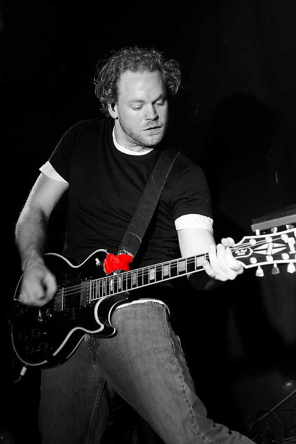 Mark Hosking, Guitar, B&W, Selective Color, Red, Karnivool, Universum, Stuttgart