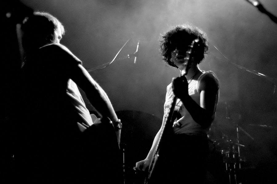 Chloë Alper, Bass, Jamie Willcox, Guitar, B&W, Pure Reason Revolution, Kulturladen, Konstanz